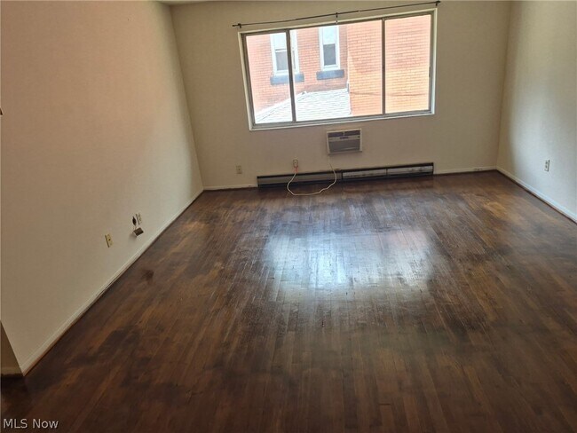 Foto del edificio - 1019 Maple Ave