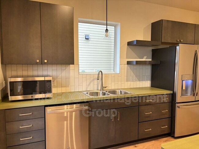 Building Photo - 2332 Shorthorn Ave