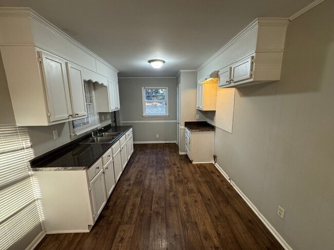 Building Photo - Birmingham/Center Point