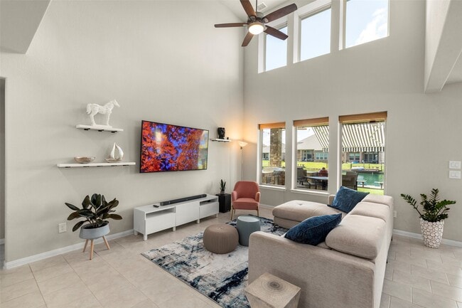 Foto del edificio - 29471 Westhope Dr