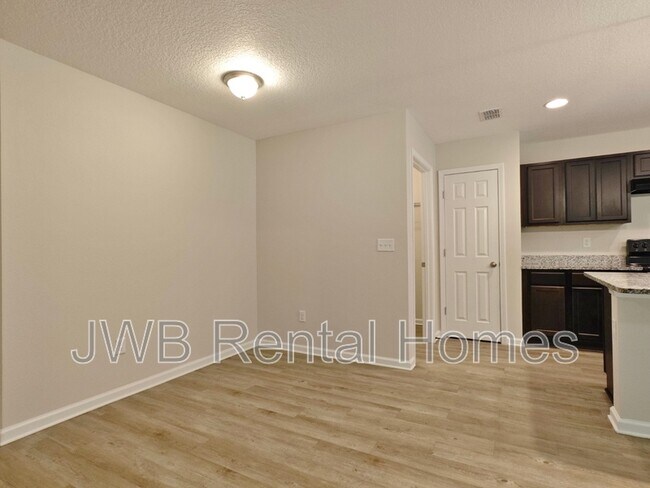 Foto del edificio - 2062 Wright Ave