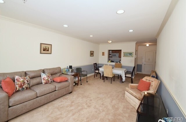 Foto del edificio - 130 Post Ave