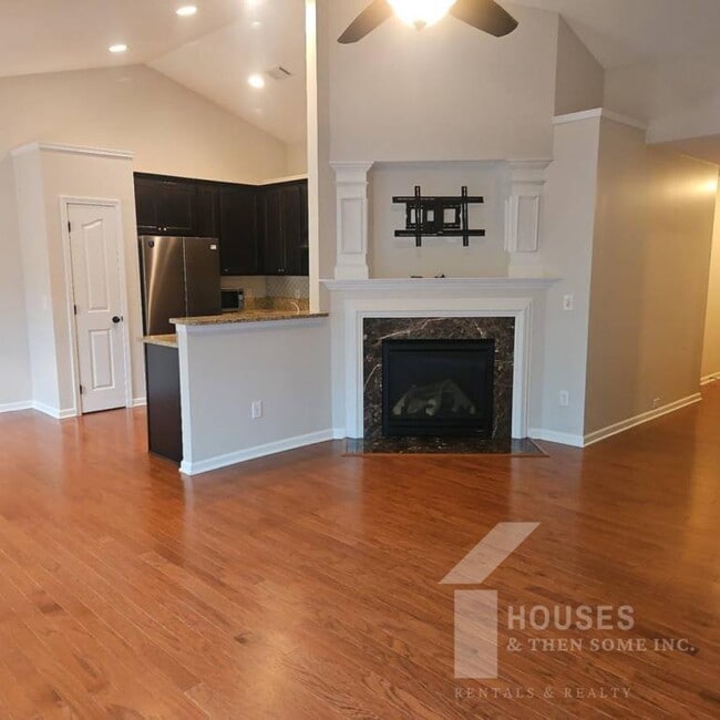 Photo - 317 Millervale Rd House