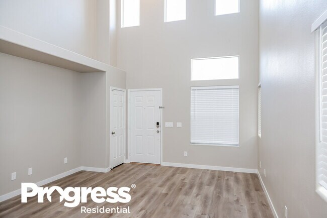 Foto del edificio - 7875 Windhamridge Dr