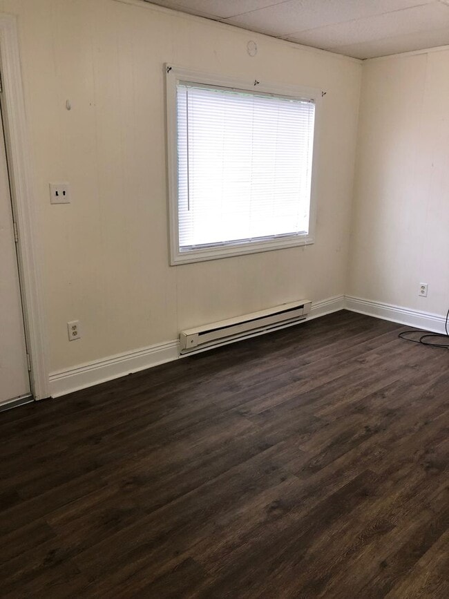 Building Photo - 3901 W Ridge Rd