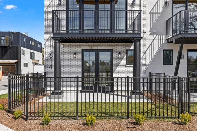 Foto del edificio - 614 N Avenue H Ave