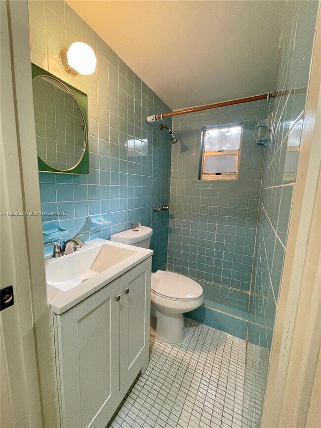 Foto del edificio - 2338 SW 21st St