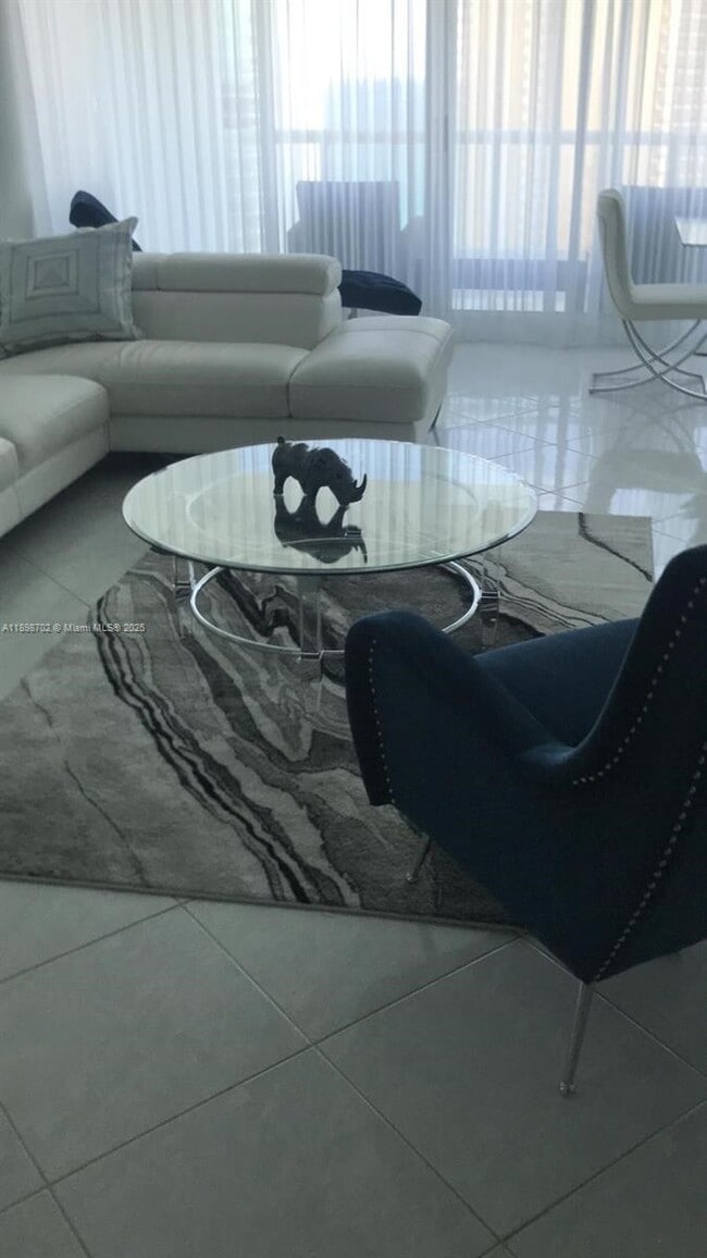 Foto del edificio - 16400 Collins Ave