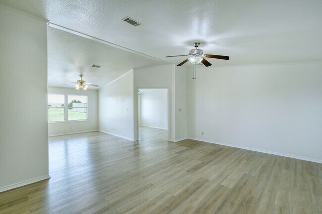 Building Photo - 132 Co Rd 247