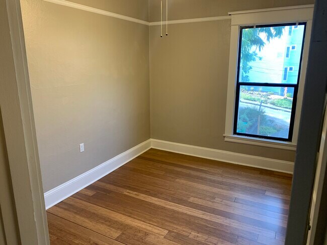 Foto del edificio - 1823 SW Market St
