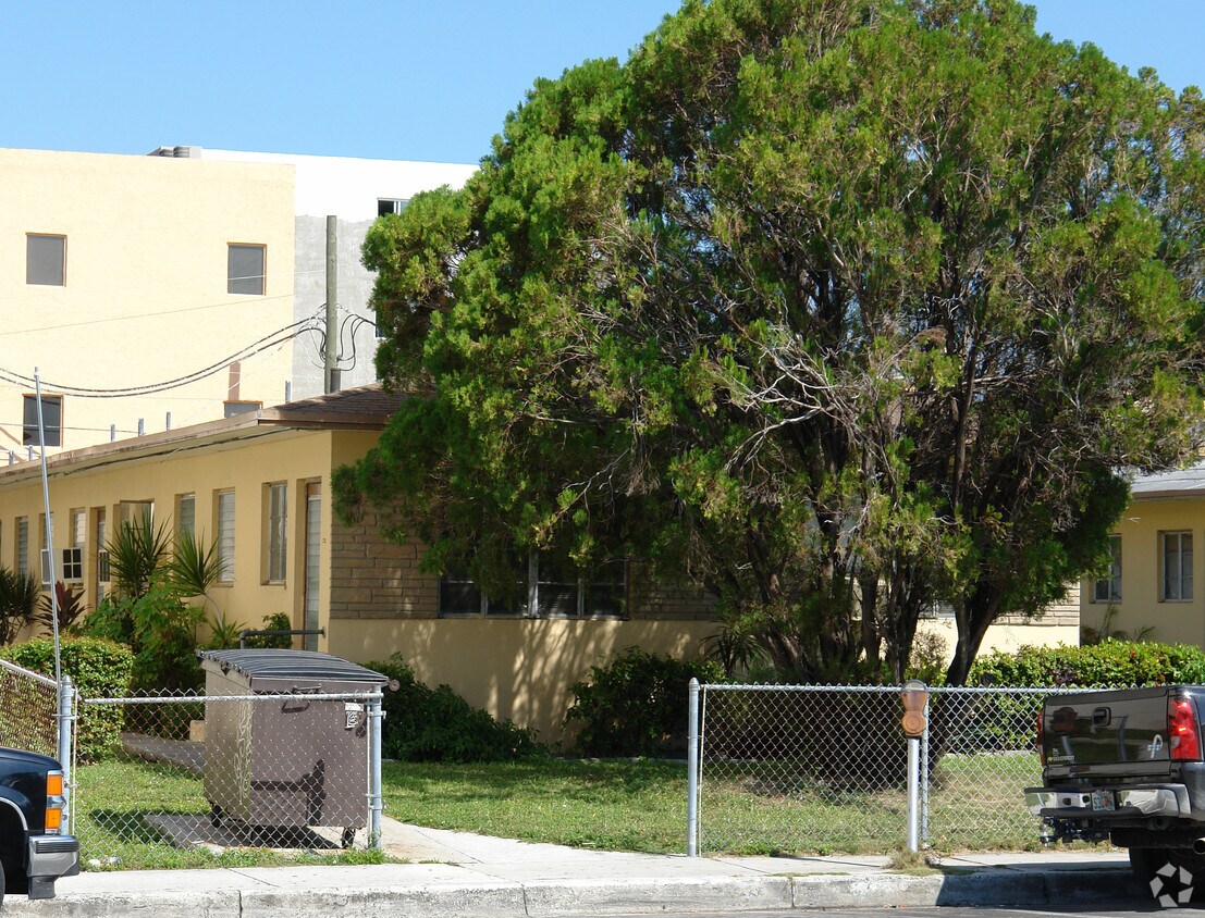 Foto del edificio - 2131 SW 1st St