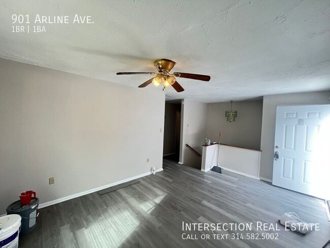 Building Photo - 901 Arline Dr