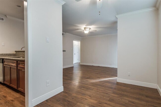 Building Photo - 3907 Gilbert Ave