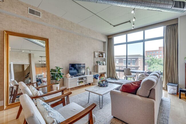 Foto del edificio - 520 John Carlyle St