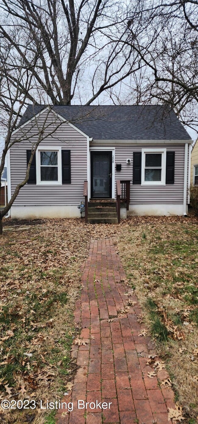 Building Photo - 208 Colonial Dr