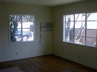 Interior - 5614-5616 Auckland Ave