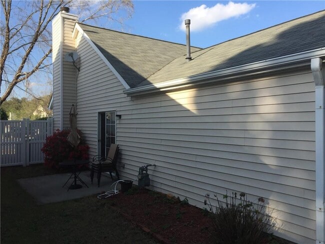 Foto del edificio - 3705 Jones Ferry Ln
