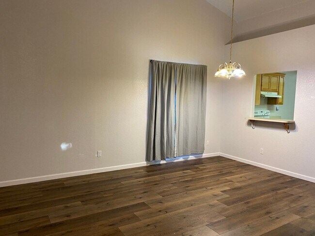 Foto del edificio - Large 4 bedroom 2 bath home FOR RENT!