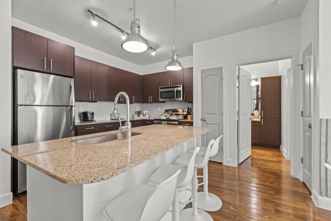 Building Photo - 5250 Town and Country Blvd