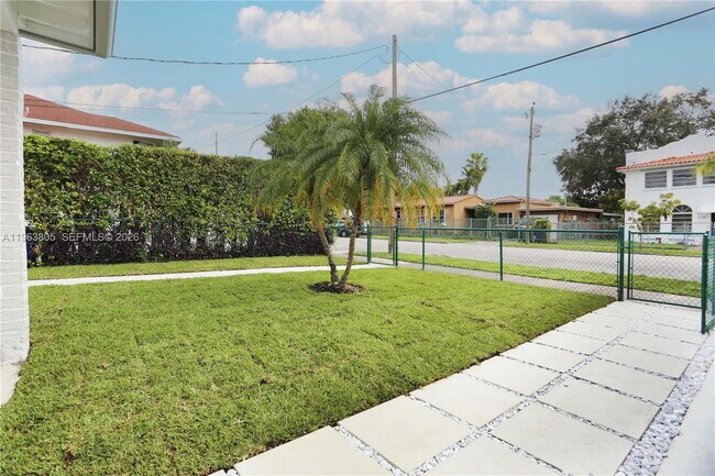 Foto del edificio - 3305 SW 2nd St