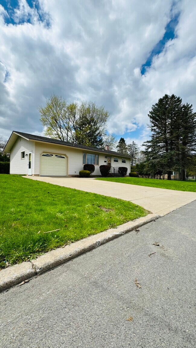 913 Arnold Ave, Utica, NY 13502 House Rental in Utica, NY