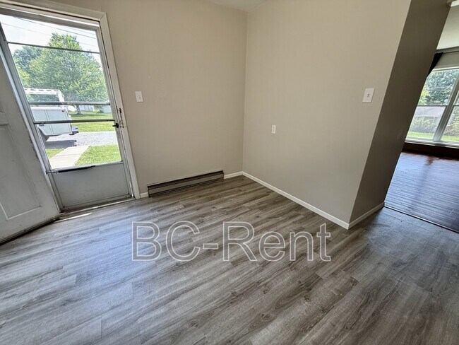 Foto del edificio - 124 Edgewood Cir