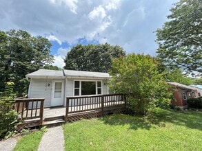 Building Photo - 108 Broce Dr