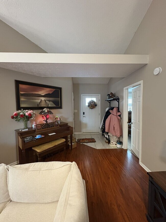 Foto del edificio - 3044 Village Park N Dr