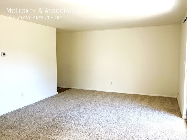 Building Photo - Colony Pines Apartments