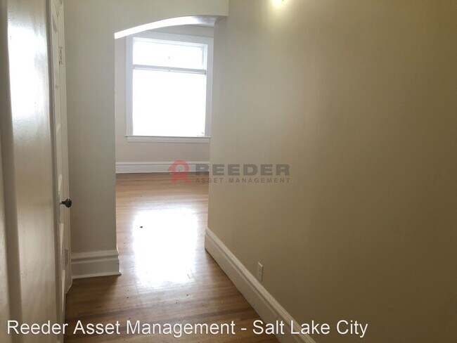 Building Photo - 167 B St E