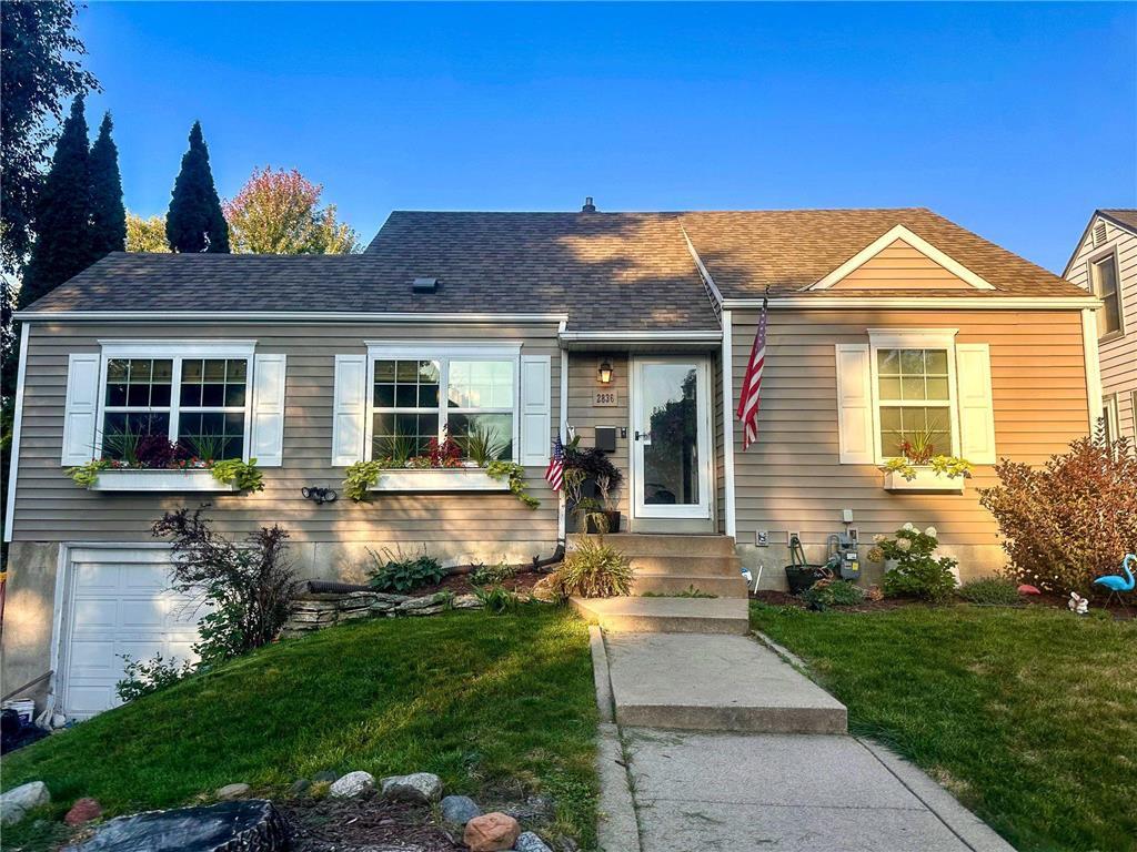Foto principal - 2836 Dakota Ave S