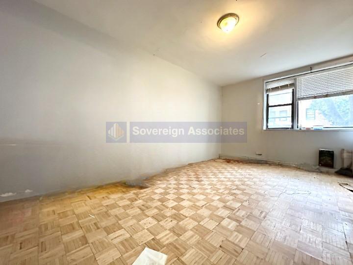 Foto principal - 210 West 251st Street