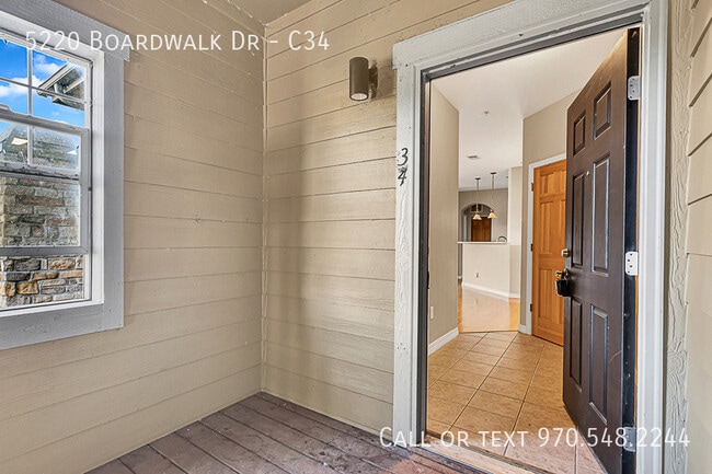 Foto del edificio - 5220 Boardwalk Dr
