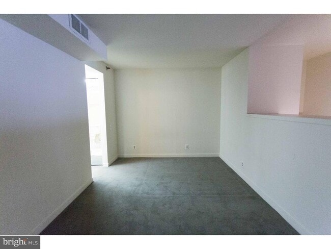 Building Photo - 130 Arch St