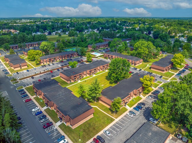 Building Photo - Pinecrest Apartments