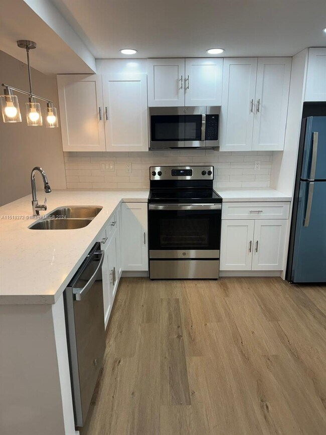 Foto del edificio - 14501 N Kendall Dr