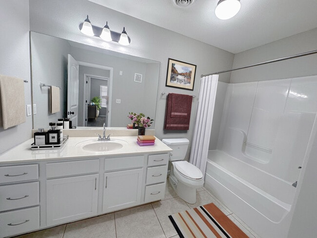 Building Photo - Maple Sunset Apartment Homes