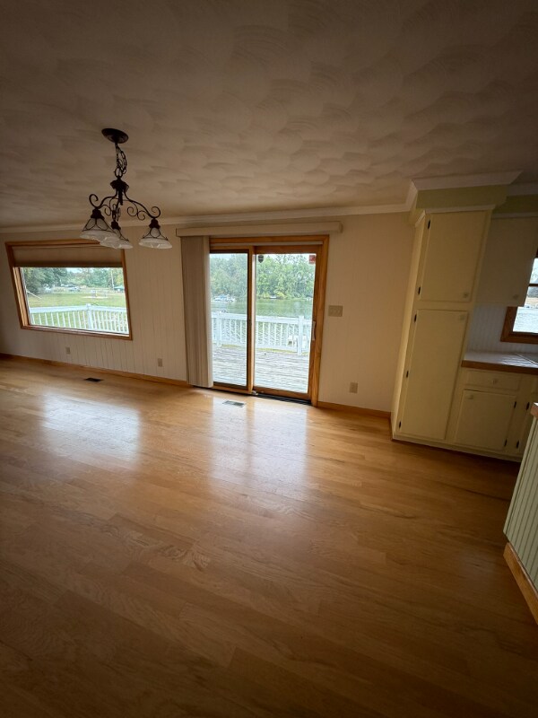 Foto del edificio - 1059 Crown Point Dr