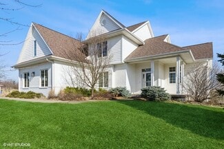 Building Photo - 3744 Lacina Dr SW