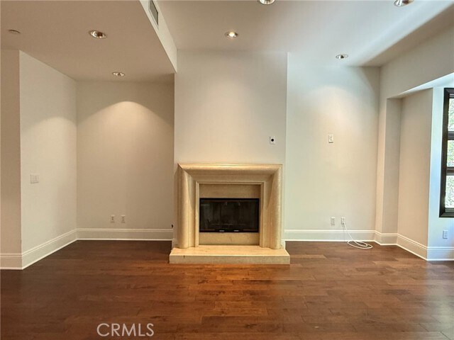 Foto del edificio - 2323 S Beverly Glen Blvd