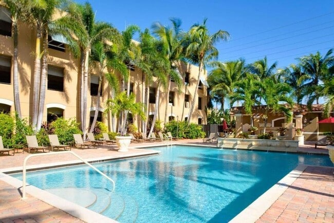 Foto del edificio - 616 Clearwater Park Rd