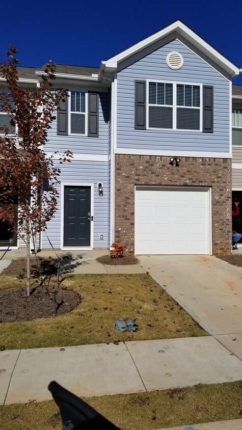 Primary Photo - 108 Southridge Ct