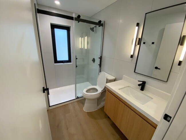 Foto del edificio - Brand New Never Lived In 2 Bedroom 2 Bathroom Home