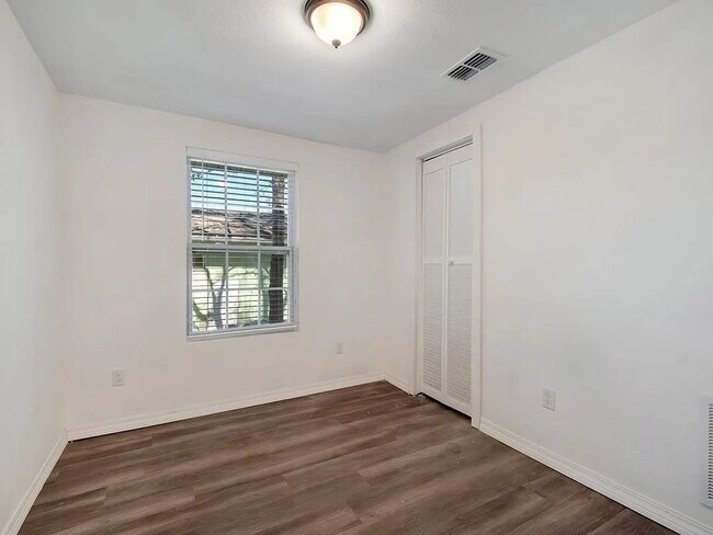 Foto del edificio - Affordable and Renovated 2/1!
