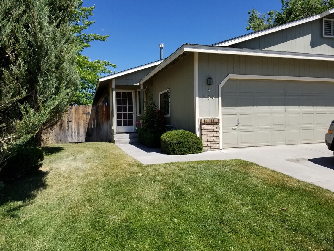 773 Linda Dr Unit B, Gardnerville, NV 89460 Room for Rent in