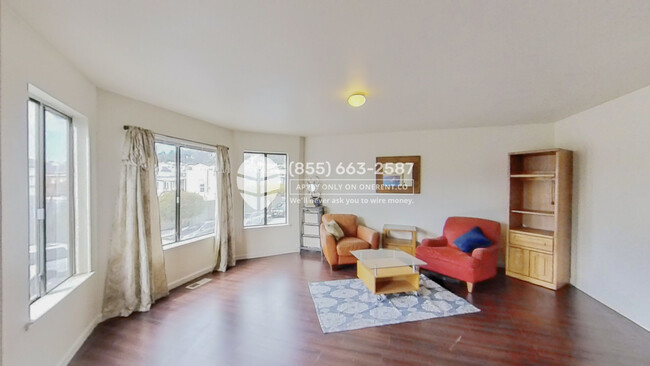 Building Photo - 1475 Hawes St