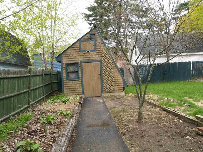 Building Photo - 103 Woodland Ave