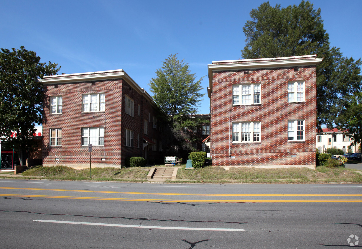 Building Photo - Courtyard Apartments