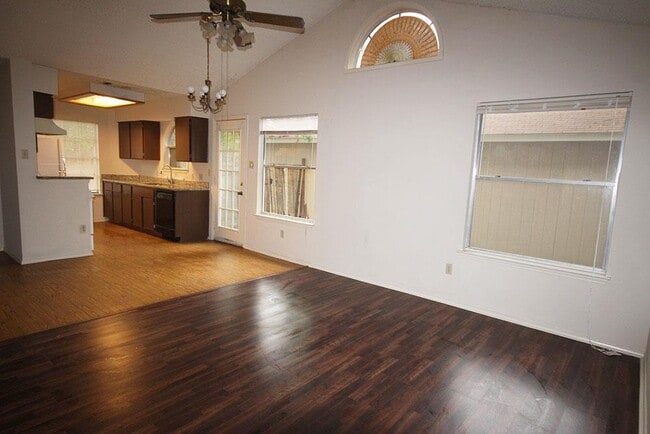 Building Photo - 12801 Modena Trail