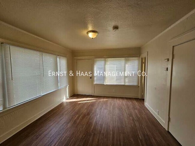 Building Photo - Cozy Apartment Home With Beautiful Landsca...